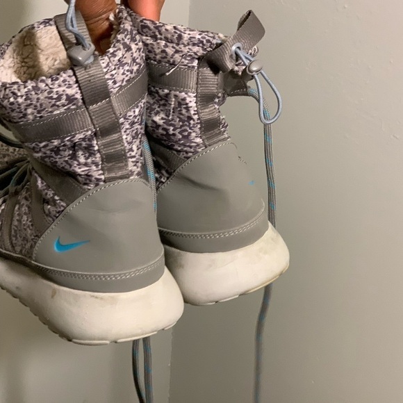 Nike Rosherun Hi Sneakerboot print size 7.5 - Picture 4 of 10
